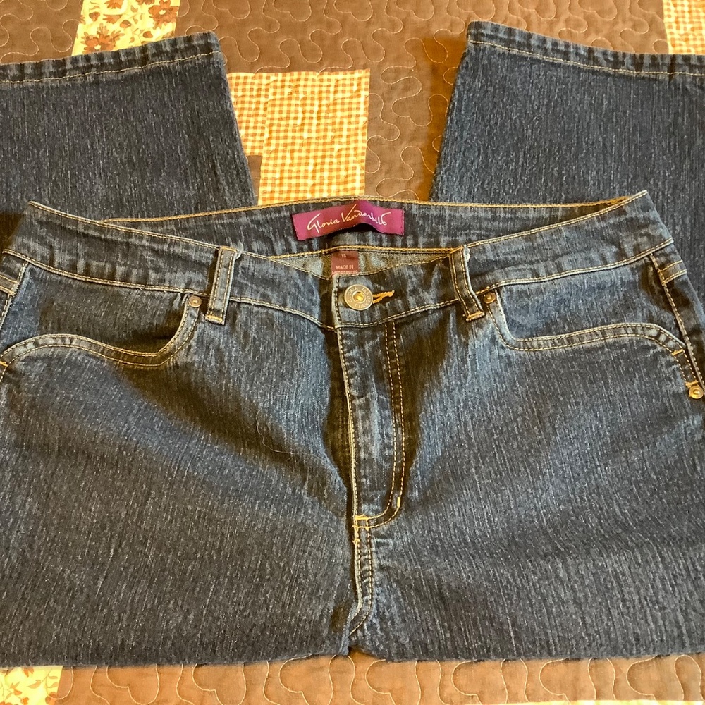 Capris - Picture 2 of 4